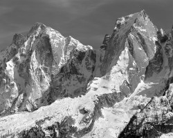 Pizzo Badile e Pizzo Cengalo al Tramonto, Val Bregaglia, Svizzera
INFO