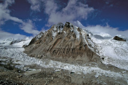 Il ghiacciaio Kyabrak nella regione del Cho Oyu, Tibet