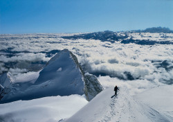 Piotr Pustelnik reaching the summit of Shisha Pangma (8.013 m), Tibet