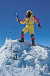 Marco Bianchi sulla vetta dello Shisha Pangma (8.013 m), Tibet