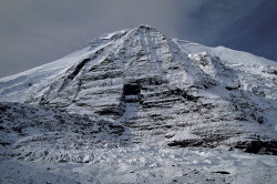 Il versante settentrionale del Dhaulagiri (8.167 m) visto dal campo base, Nepal