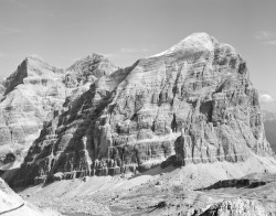 Gruppo delle Tofane dal Lagazuoi, Dolomiti, Italia
INFO