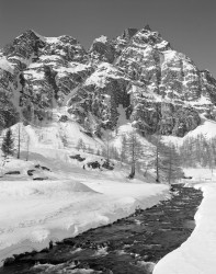 Pizzo Fizzi e Torrente Devero, Alpe Devero, Italia
INFO