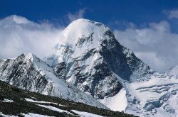 Il versante tibetano del Pumori (7.161 m)