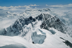 Il Lhotse (8.516 m) dalla vetta dell'Everest (8.848 m), Nepal
