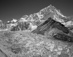 Nuptse, Changtse e Ghiacciaio del Khumbu, Himalaya, Nepal
INFO