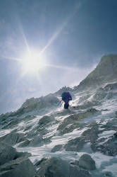 Mariusz Sprutta in arrampicata sul Gasherbrum I (8.068 m), Pakistan