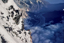 Tende del campo IV a 7.900 metri sullo Spigolo Nord del K2 (8.611 m), Cina