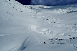 Approaching Nike Col (5.500 m) on Manaslu (8.163 m), Nepal