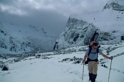 Andrea Rosa durante l'avvicinamento al Makalu, Nepal