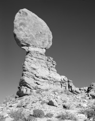 Balanced Rock, Arches National Park, Utah, U.S.A.
INFO