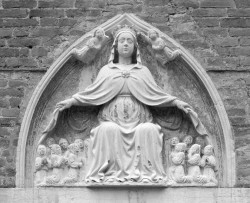 Madonna di Marmo, Chiesa di San Tomà, Venezia, Italia
INFO