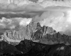 Monte Civetta da Passo Ombretta, Tramonto, Dolomiti, Italia 
INFO