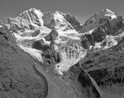 Pizzo Bernina, Piz Scerscen e Piz Roseg, Svizzera
INFO