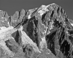 Grandes Jorasses, Versante Meridionale, Italia
INFO