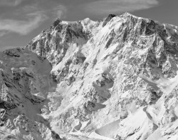 Monte Rosa, Parete Est, Mattina Invernale, Italia
INFO