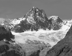 Aiguille des Glaciers, Estate, Gruppo del Monte Bianco, Italia
INFO