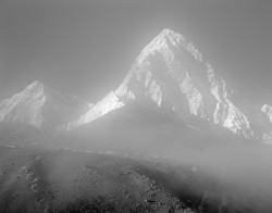 Pumori e Khangri Shar, Mattina, Himalaya, Nepal
INFO